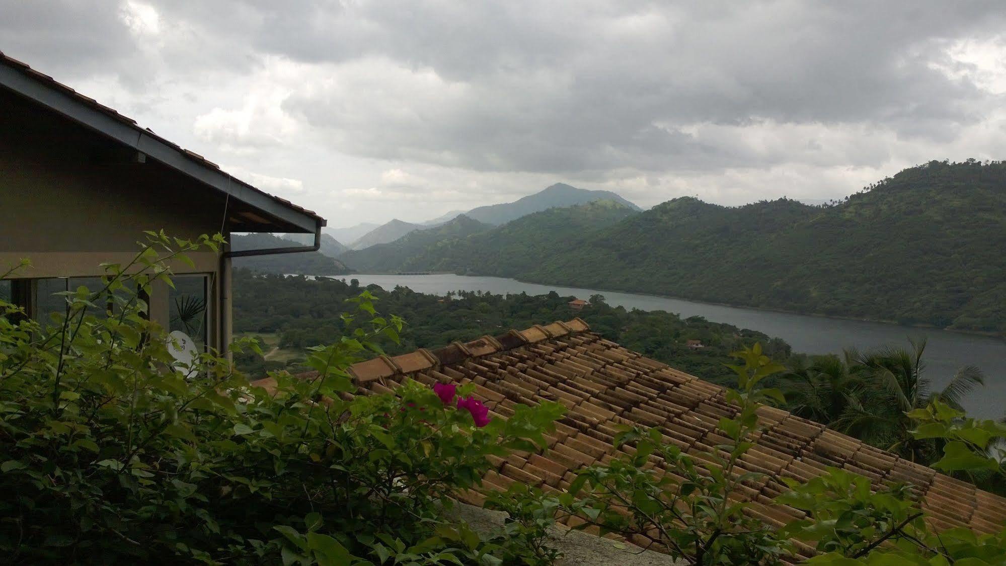 Albatross Boutique Villa Kandy Bagian luar foto