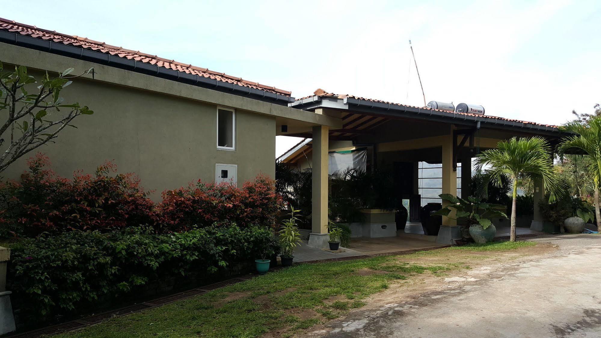Albatross Boutique Villa Kandy Bagian luar foto