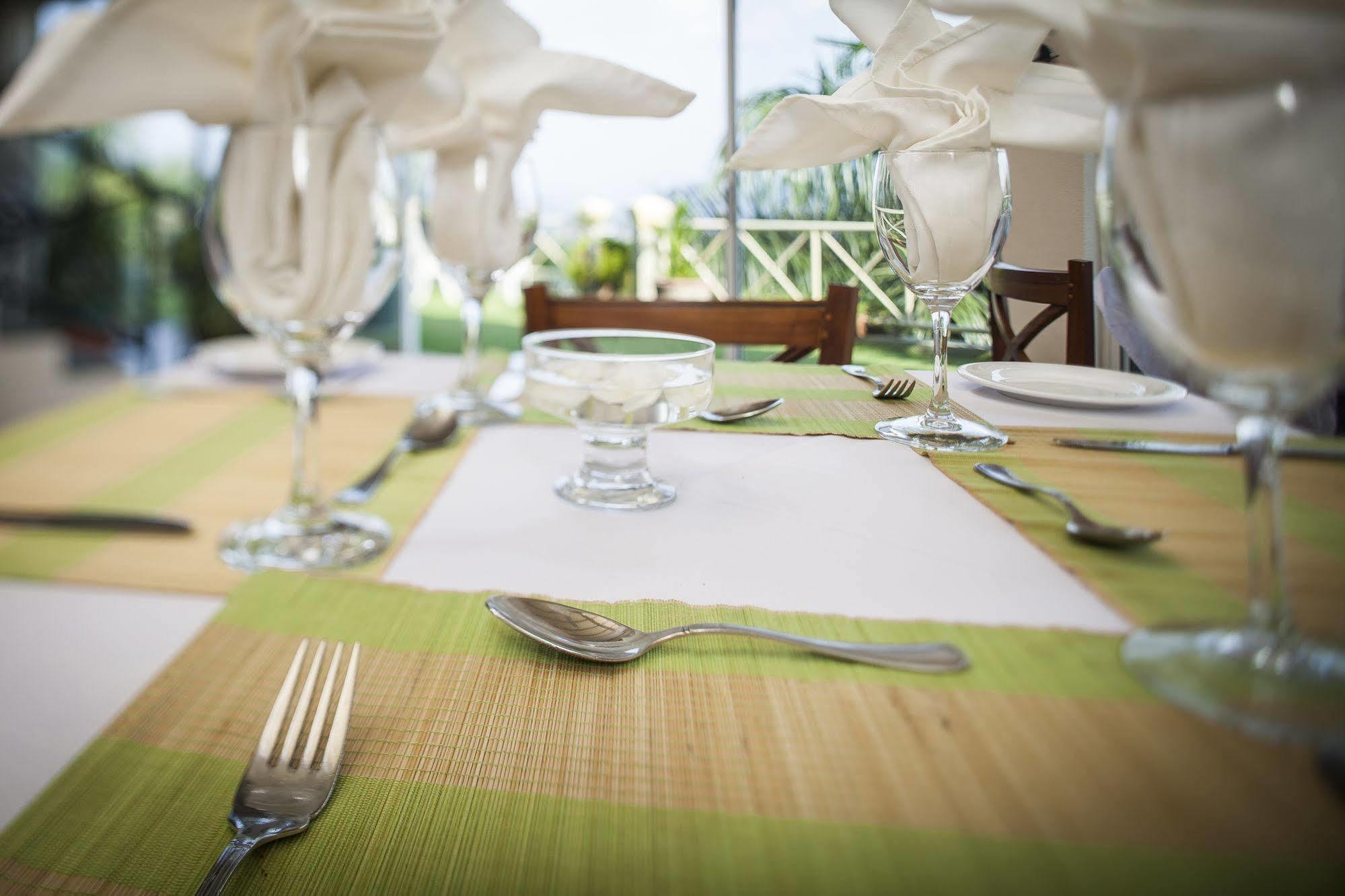 Albatross Boutique Villa Kandy Bagian luar foto