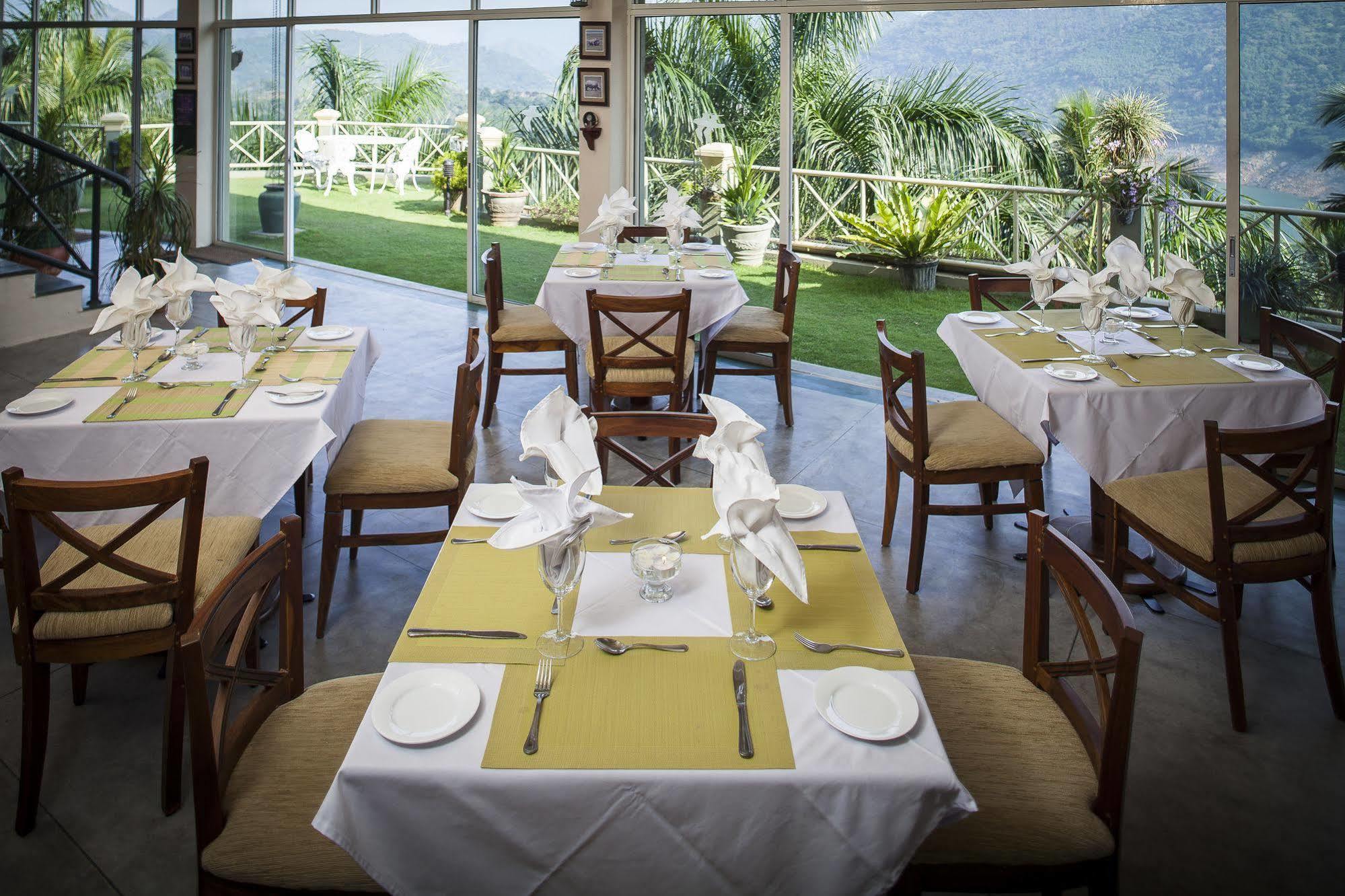 Albatross Boutique Villa Kandy Bagian luar foto