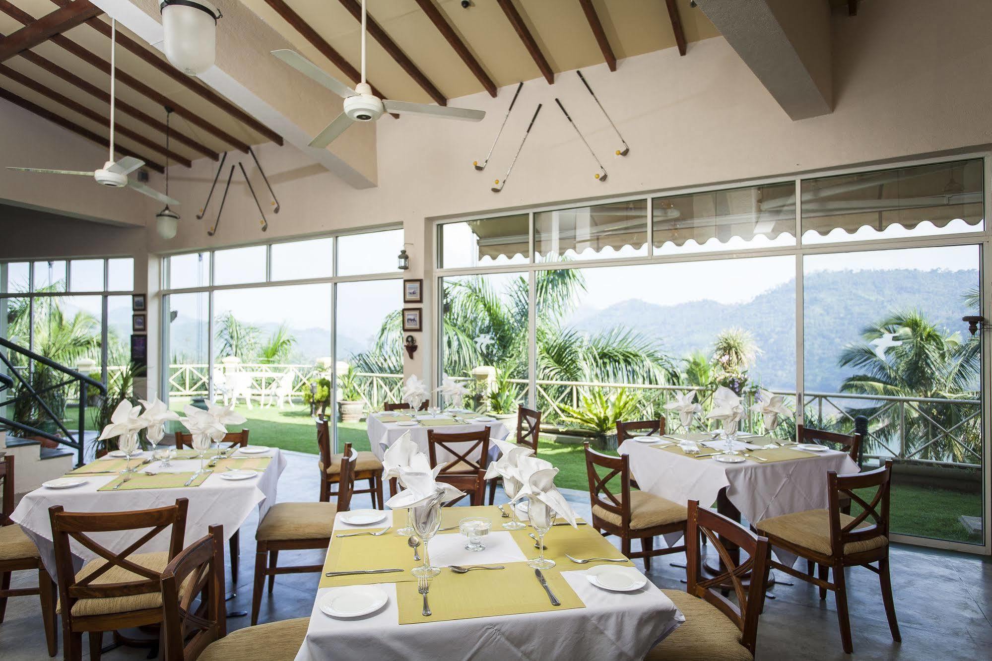 Albatross Boutique Villa Kandy Bagian luar foto